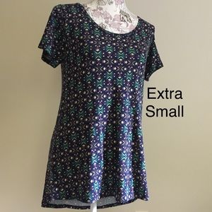 XS LuLaRoe Classic T